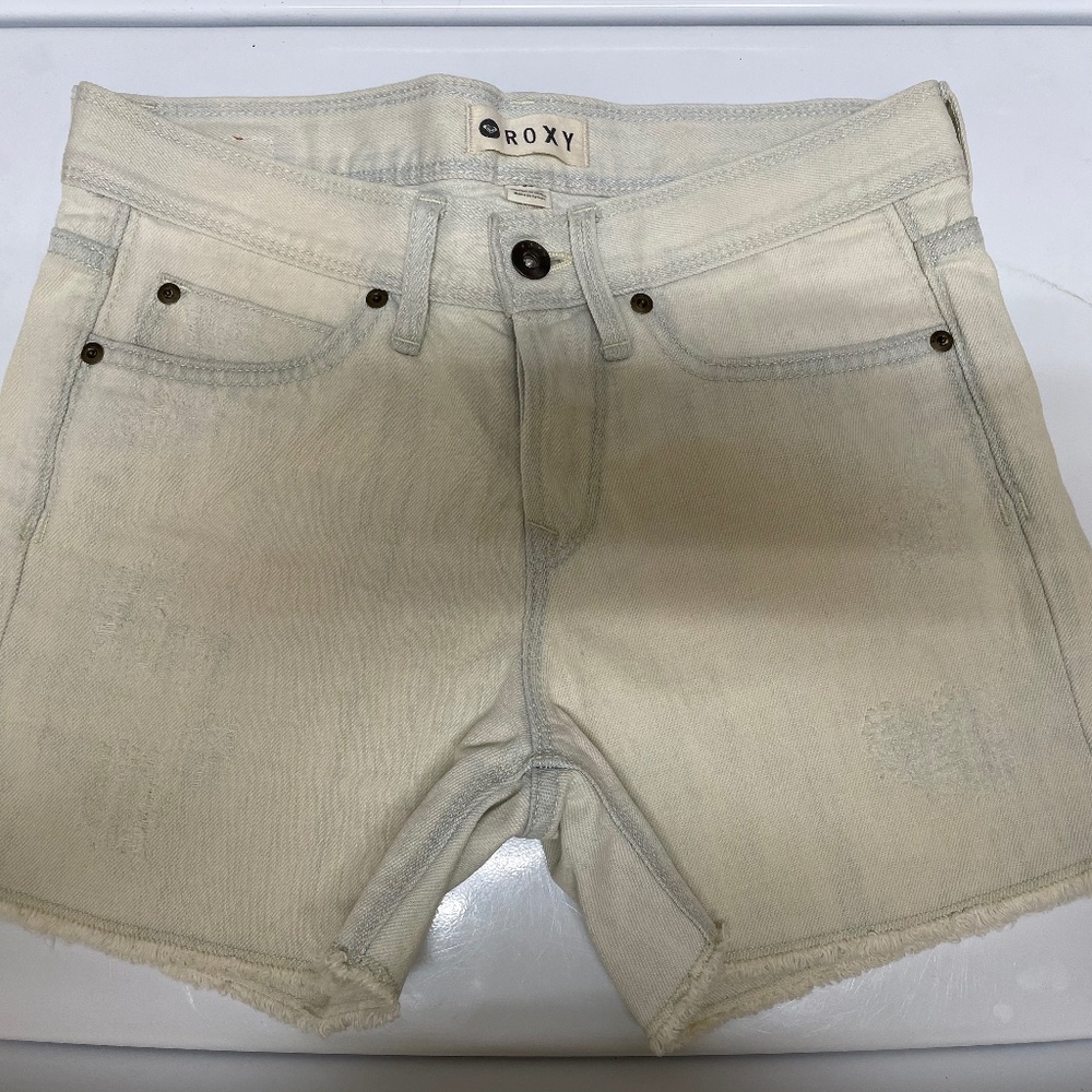 New roxy junior jean shorts size 24